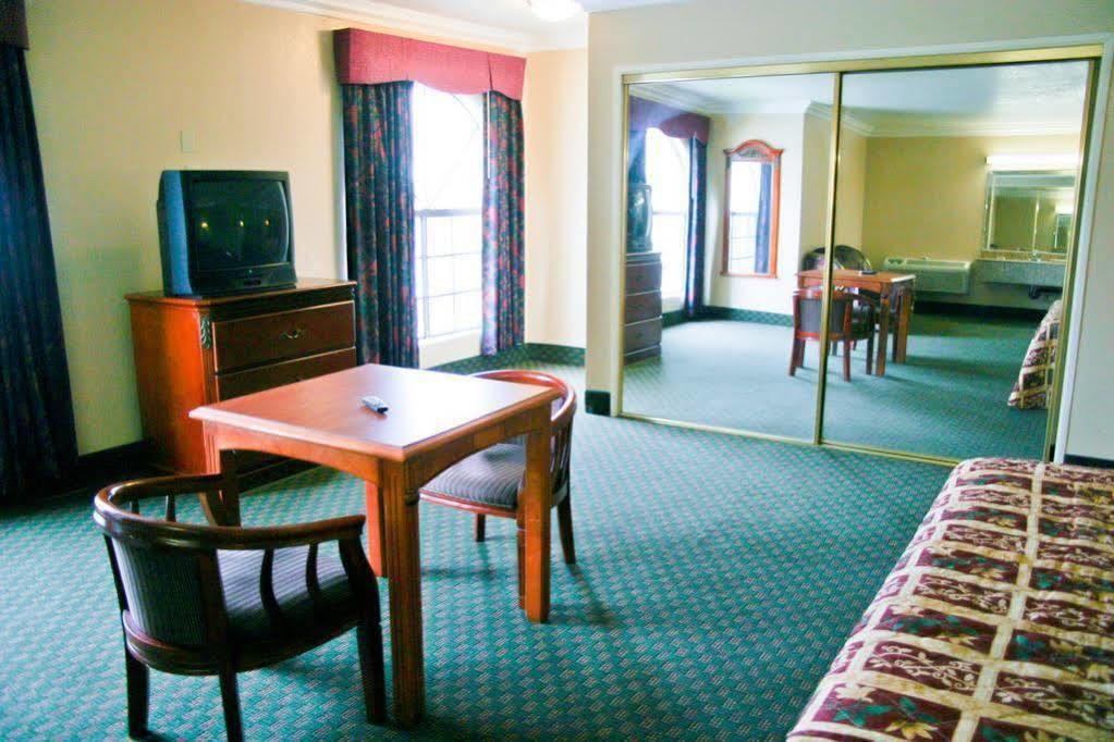 La Mirage Inn Lax Airport West Athens Екстер'єр фото