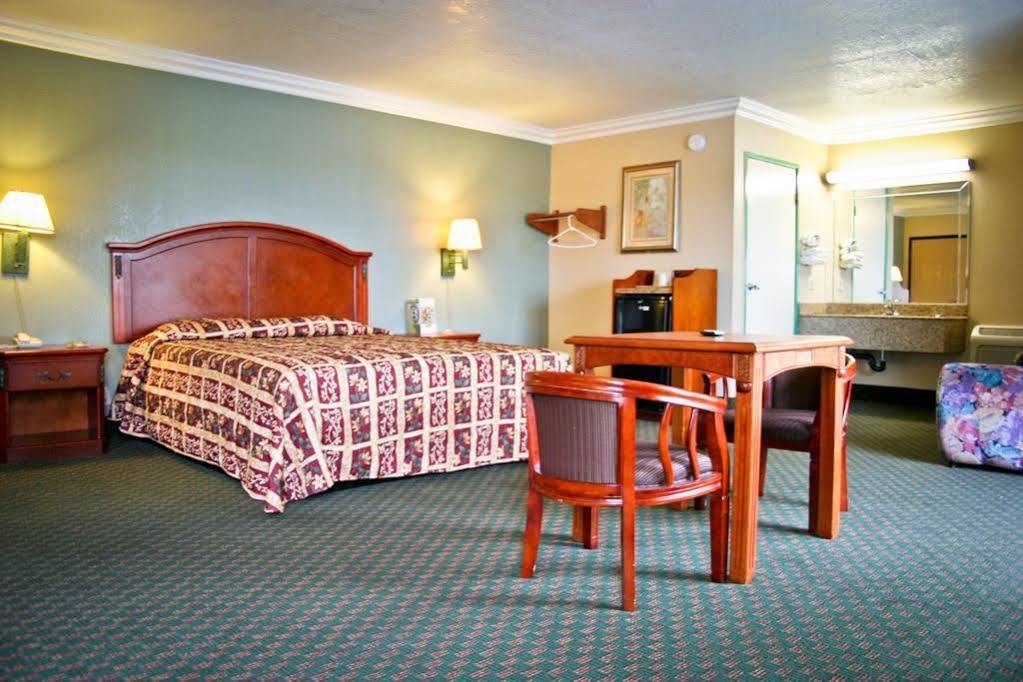 La Mirage Inn Lax Airport West Athens Екстер'єр фото